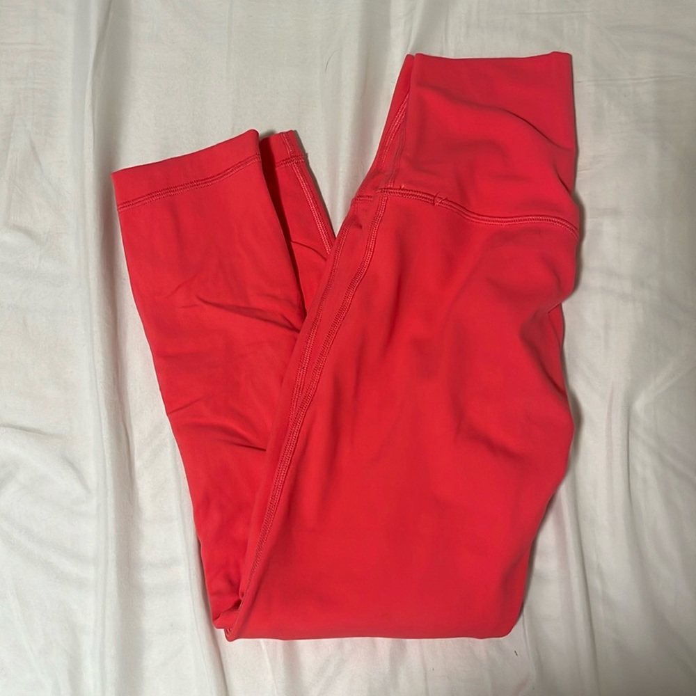 Lululemon bright pink aligns 21 inch